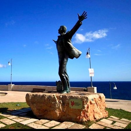 הוילה Polignano A Mare: Sulla Piazza Di Domenico Modugno מראה חיצוני תמונה