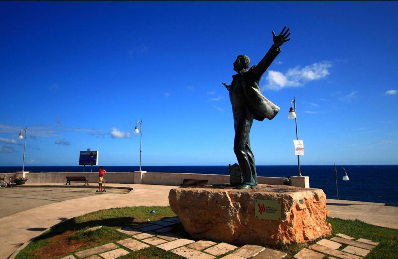 הוילה Polignano A Mare: Sulla Piazza Di Domenico Modugno מראה חיצוני תמונה