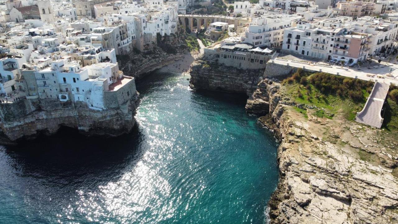 הוילה Polignano A Mare: Sulla Piazza Di Domenico Modugno מראה חיצוני תמונה