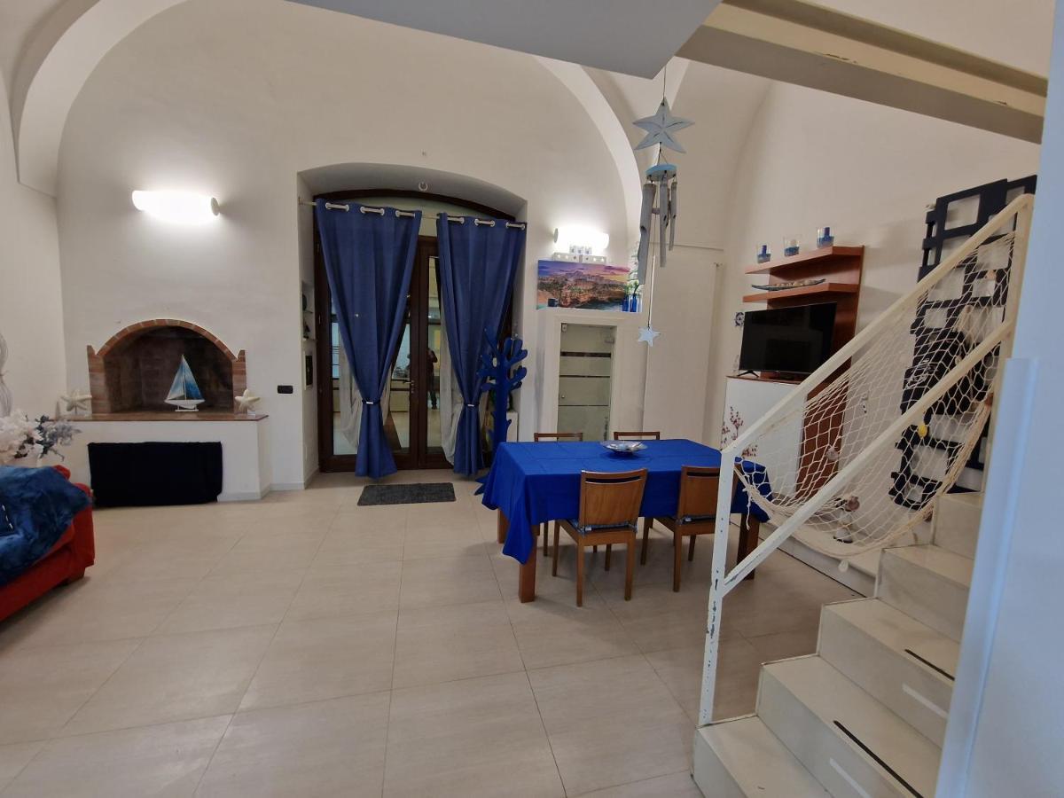 הוילה Polignano A Mare: Sulla Piazza Di Domenico Modugno מראה חיצוני תמונה