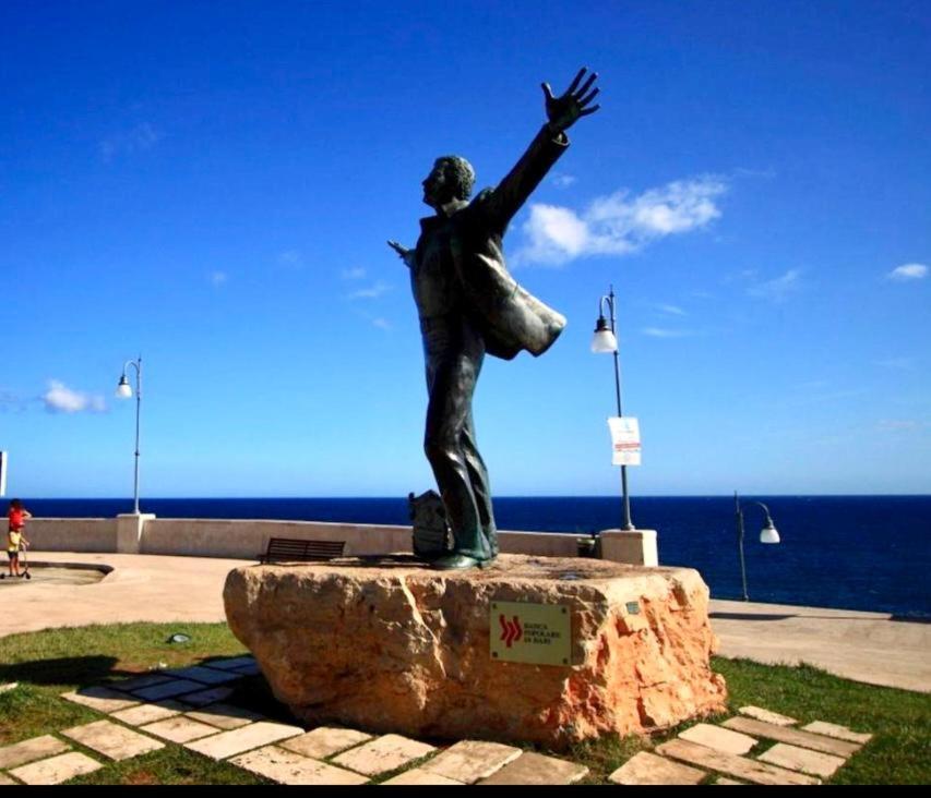 הוילה Polignano A Mare: Sulla Piazza Di Domenico Modugno מראה חיצוני תמונה